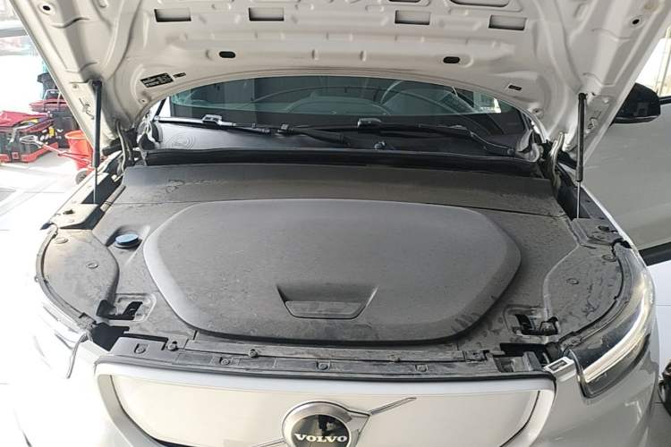 Used Volvo XC40 New Energy 2022 Long-Range Version Engine Bay