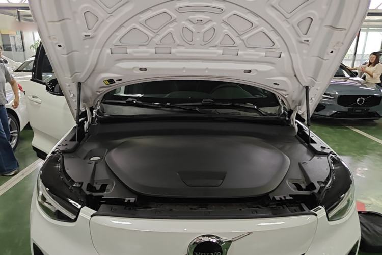 Used Volvo XC40 New Energy 2022 Long-Range Version Engine Bay