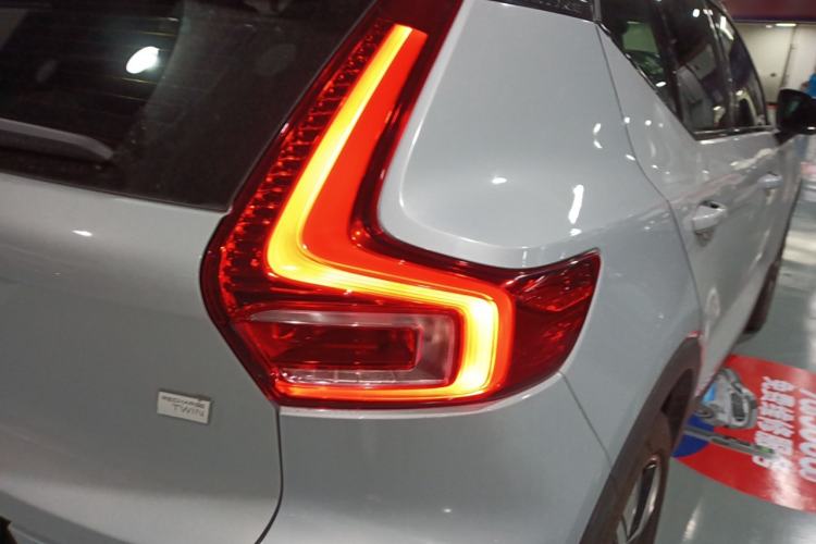 Used Volvo XC40 New Energy 2022 Four-Wheel Drive High-Performance Version Exterior 6