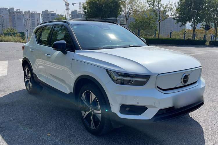 Used Volvo XC40 New Energy 2022 Long-Range PRO Version Front Right 45 Deg