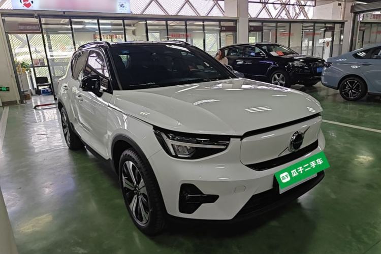 Used Volvo XC40 New Energy 2022 Long-Range Version Front Right 45 Deg