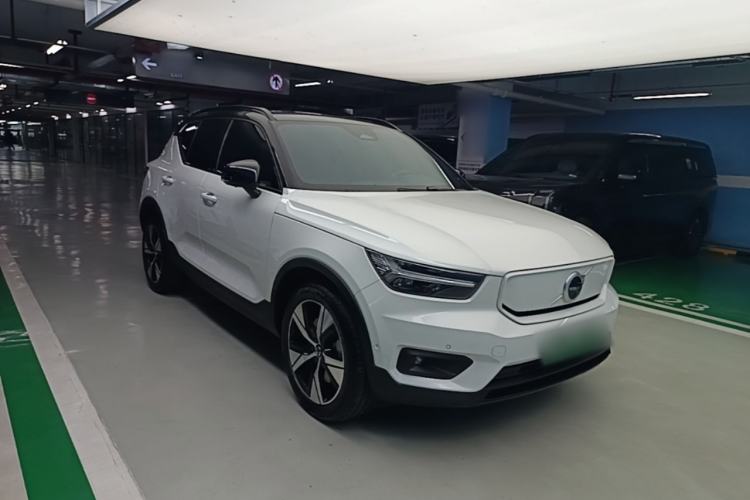 Used Volvo XC40 New Energy 2022 Long-Range PRO Version Front Right 45 Deg