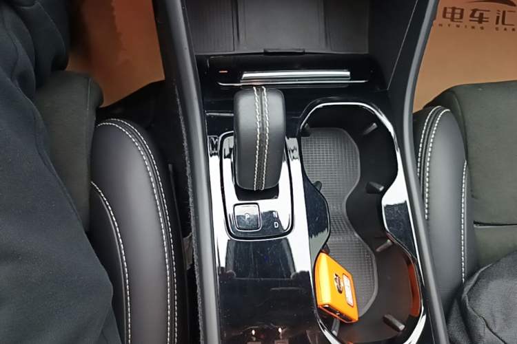 Used Volvo XC40 New Energy 2022 Long-Range PRO Version Gear Lever