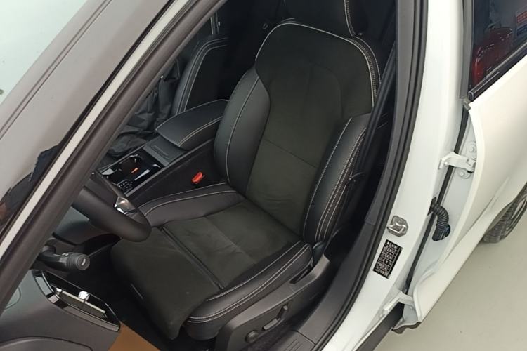 Used Volvo XC40 New Energy 2022 Long-Range PRO Version Left Front Seat