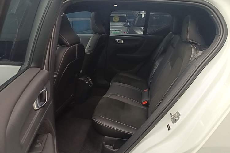 Used Volvo XC40 New Energy 2022 Long-Range PRO Version Left Rear Seat