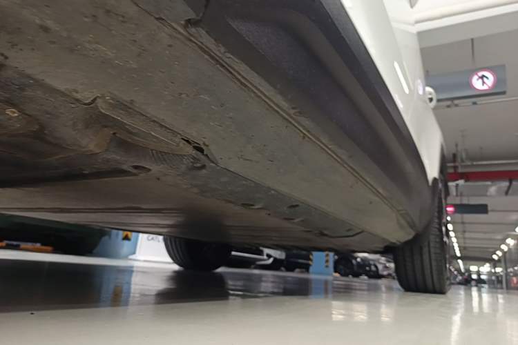 Used Volvo XC40 New Energy 2022 Long-Range PRO Version Left Side Sill