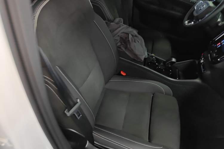 Used Volvo XC40 New Energy 2022 Long-Range Version Right Front Seat