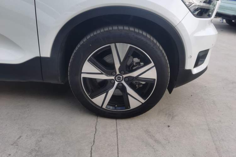 Used Volvo XC40 New Energy 2022 Long-Range PRO Version Right Front Wheel Hub