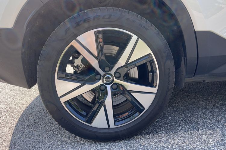 Used Volvo XC40 New Energy 2022 Long-Range PRO Version Right Rear Wheel Hub
