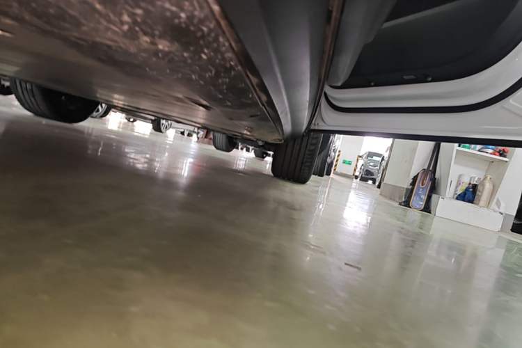 Used Volvo XC40 New Energy 2022 Long-Range Version Right Side Sill