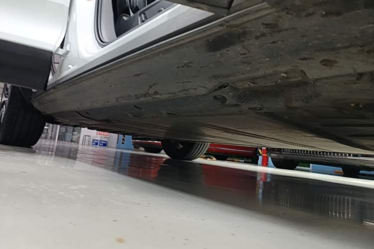 Used Volvo XC40 New Energy 2022 Long-Range PRO Version Right Side Sill