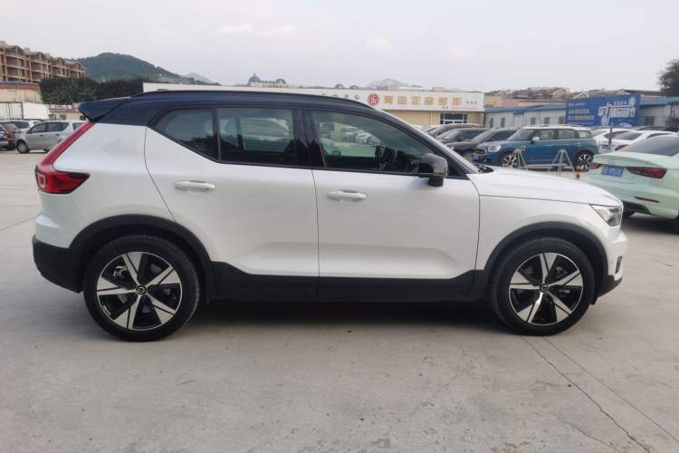 Used Volvo XC40 New Energy 2022 Long-Range PRO Version Right Side