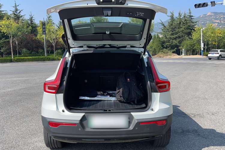 Used Volvo XC40 New Energy 2022 Long-Range PRO Version Trunk