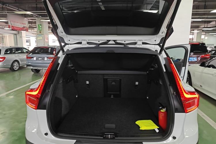Used Volvo XC40 New Energy 2022 Long-Range Version Trunk