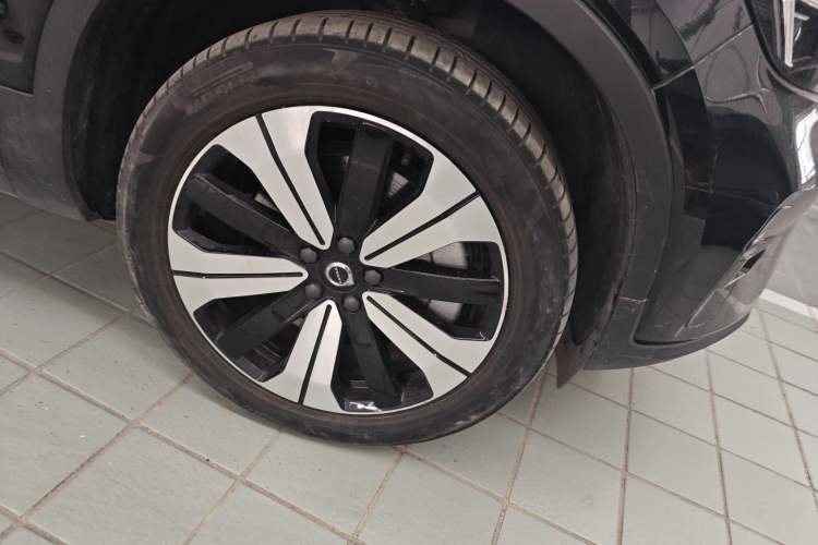 Used Volvo XC40 New Energy 2023 Long-Range PRO Version Right Front Wheel Hub