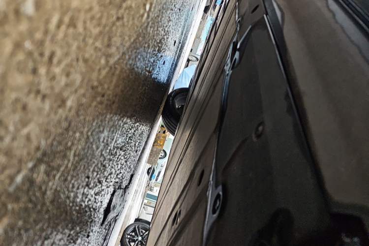 Used Volvo XC40 New Energy 2023 Long-Range Version Chassis Rear Left