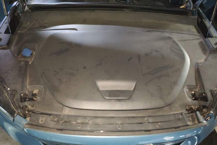 Used Volvo XC40 New Energy 2023 Long-Range Version Engine Bay