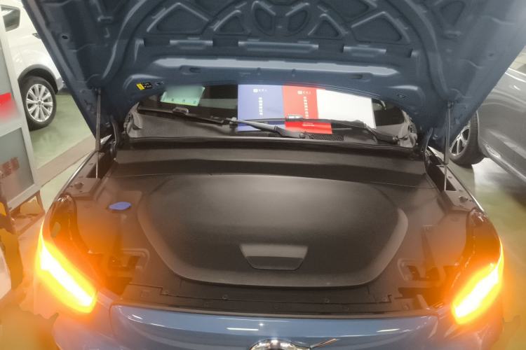 Used Volvo XC40 New Energy 2023 Long-Range Version Engine Bay