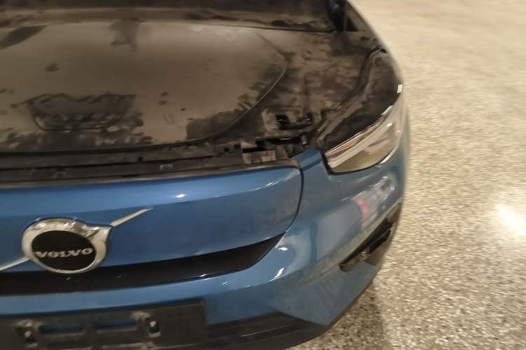 Used Volvo XC40 New Energy 2023 Long-Range Version Engine Bay Left