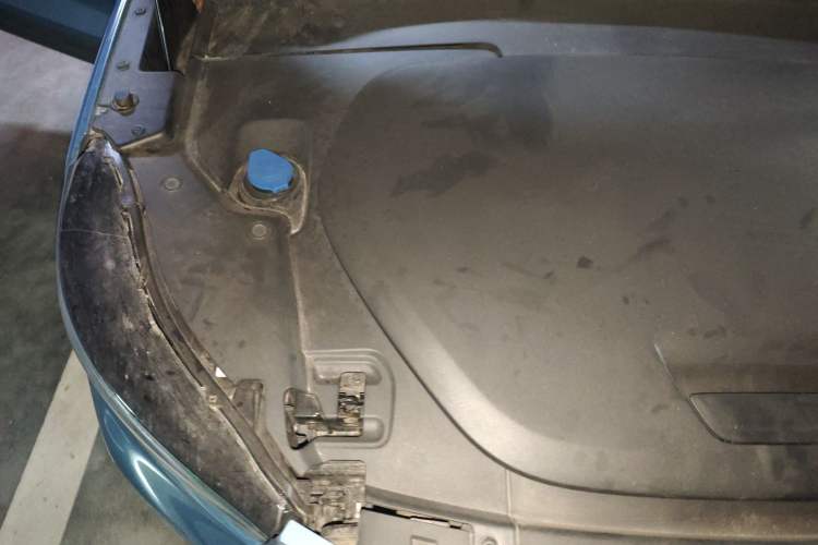 Used Volvo XC40 New Energy 2023 Long-Range Version Engine Bay Right