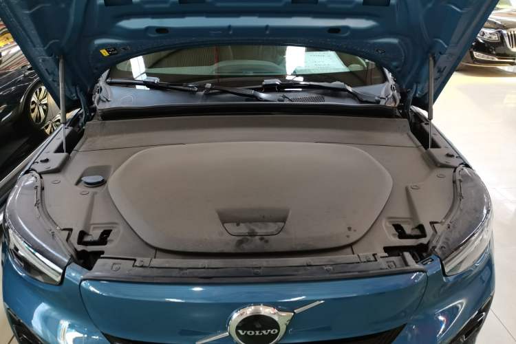 Used Volvo XC40 New Energy 2023 Long-Range Version Engine Bay