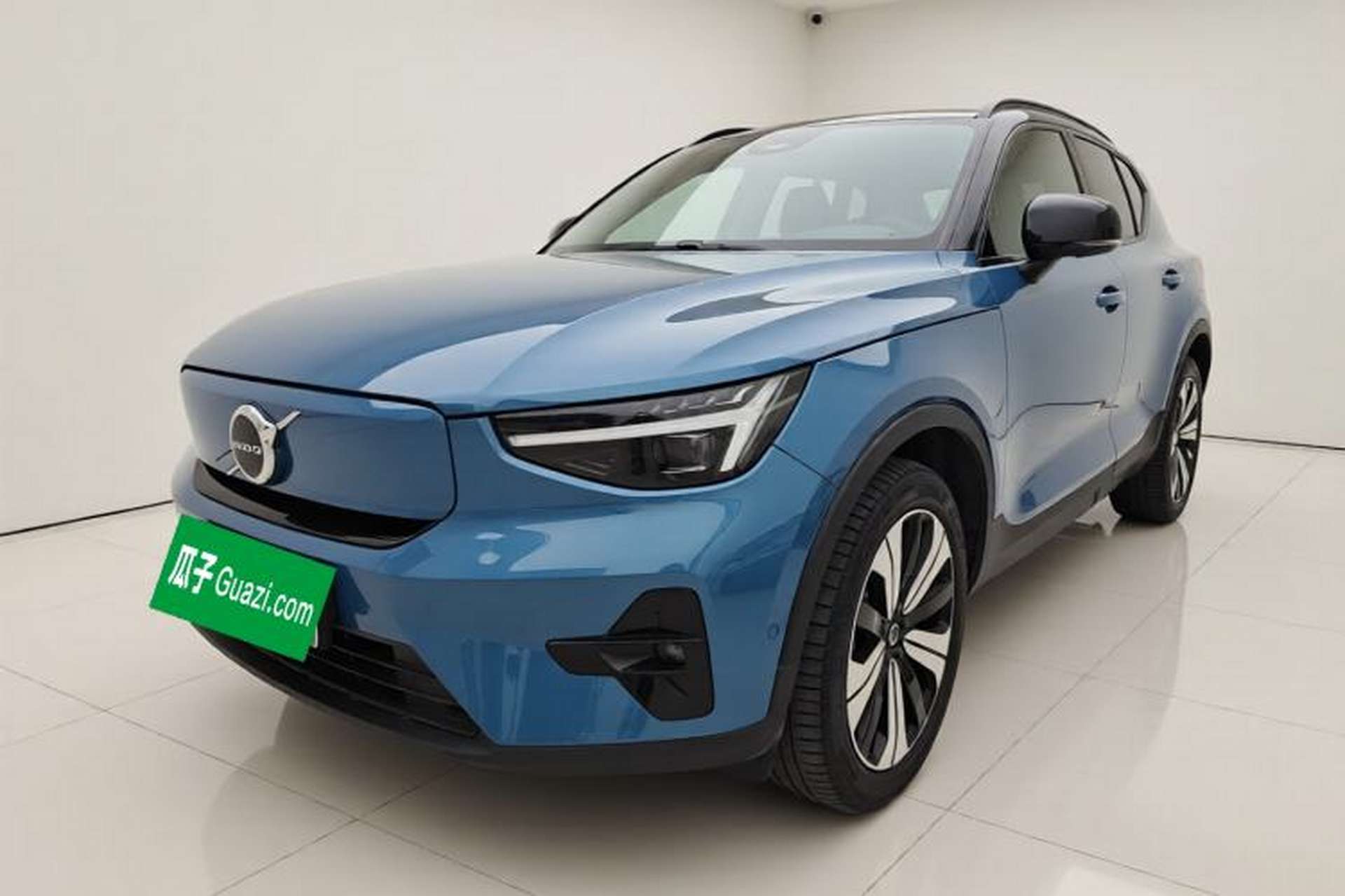 Used Volvo XC40 New Energy 2023 Long-Range PRO Version Front Left 45 Deg