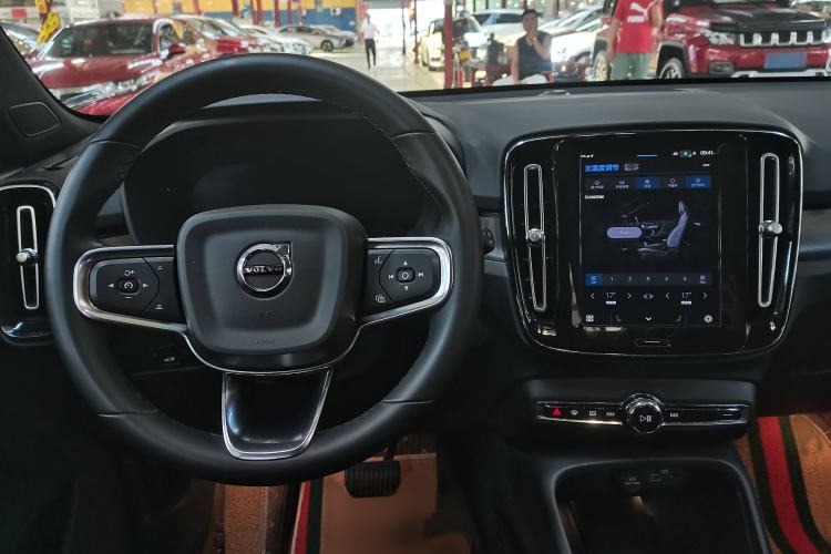 Used Volvo XC40 New Energy 2023 Long-Range Version Interior 1