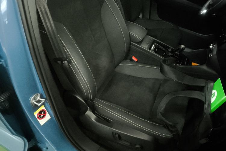 Used Volvo XC40 New Energy 2023 Long-Range Version Right Front Seat