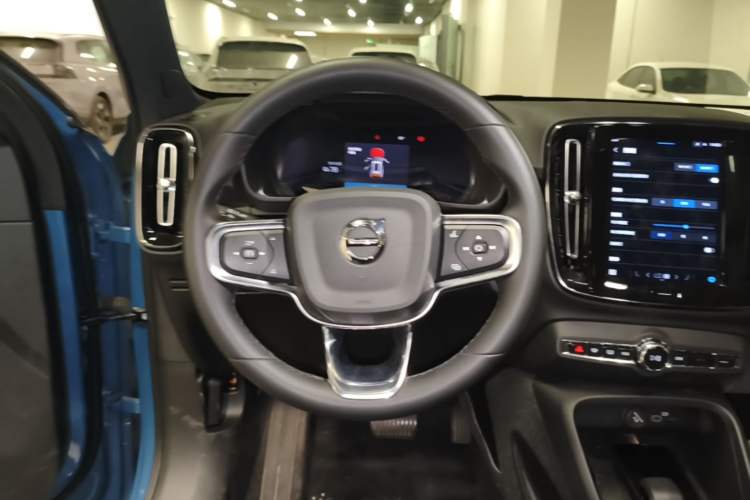 Used Volvo XC40 New Energy 2023 Long-Range Version Steering Wheel