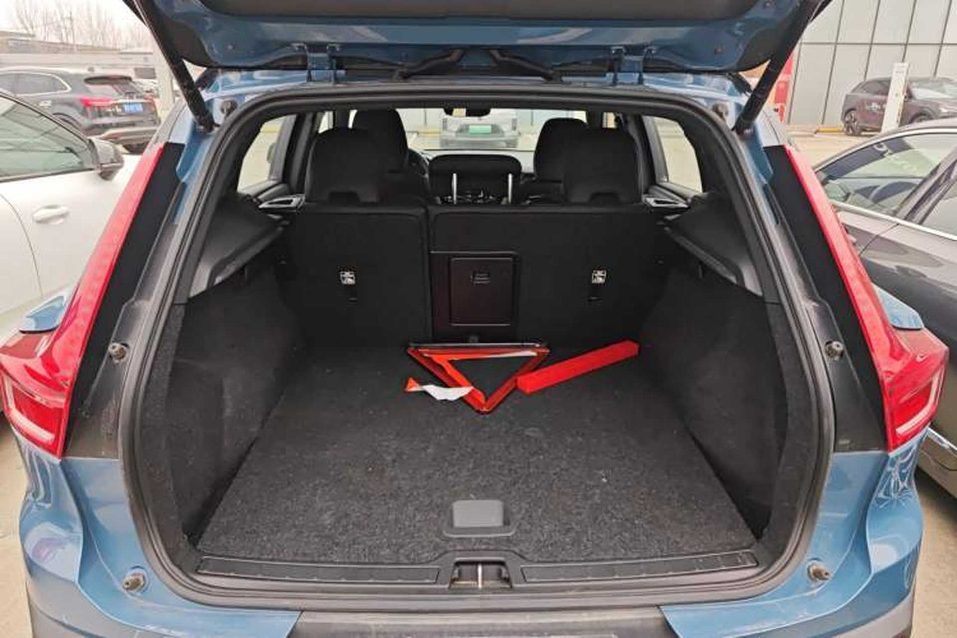 Used Volvo XC40 New Energy 2023 Long-Range PRO Version Trunk