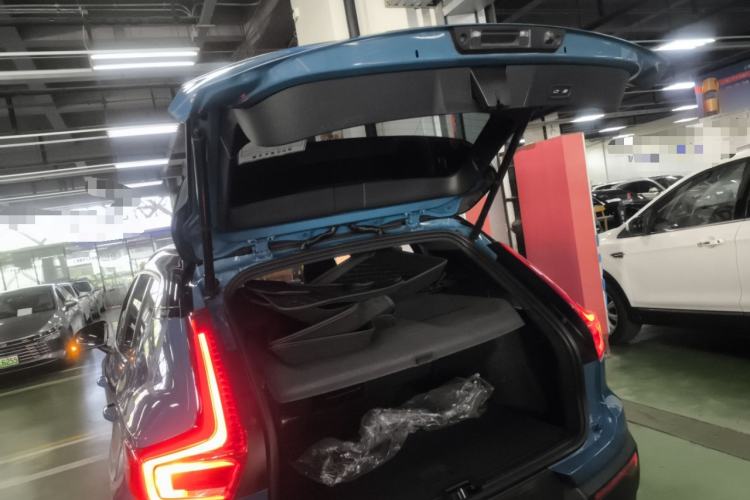 Used Volvo XC40 New Energy 2023 Long-Range Version Trunk