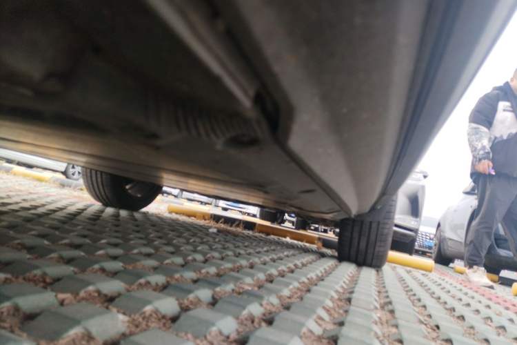 Used Volvo XC40 New Energy 2023 Long-Range PRO Version Chassis Front Left