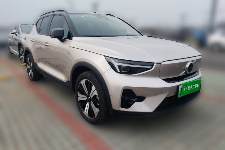 Used Volvo XC40 New Energy 2023 Long-Range PRO Version Front Right 45 Deg