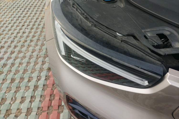 Used Volvo XC40 New Energy 2023 Long-Range PRO Version Right Front Headlight