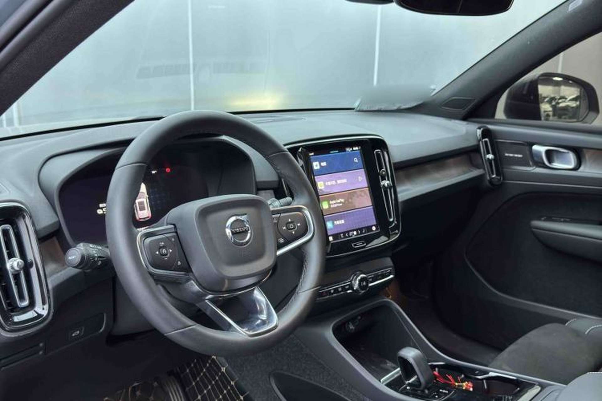 Used Volvo XC40 New Energy 2023 Long-Range PRO Version Interior 10