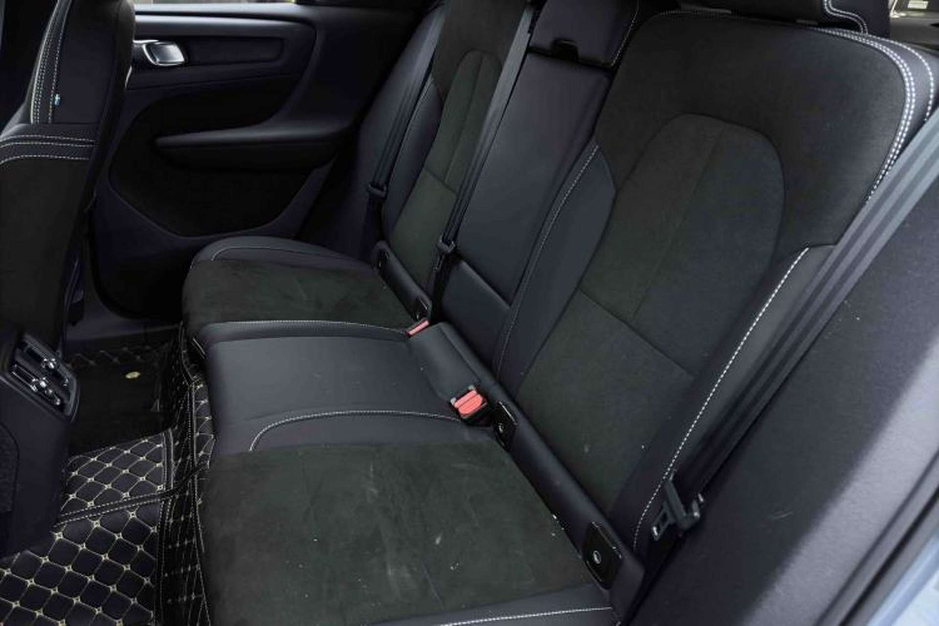 Used Volvo XC40 New Energy 2023 Long-Range PRO Version Interior 7