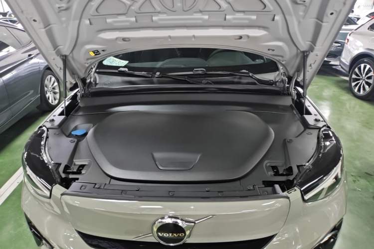 Used Volvo XC40 New Energy 2023 Long-Range Version Engine Bay