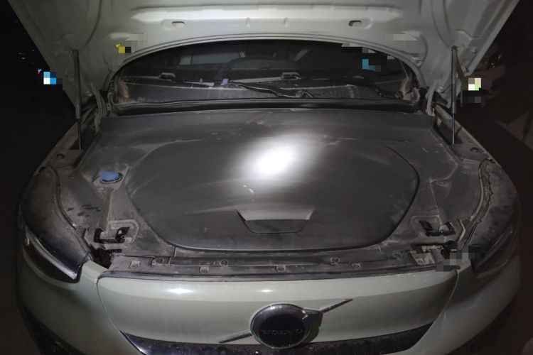 Used Volvo XC40 New Energy 2023 Four-Wheel-Drive High-Performance Version Engine Bay