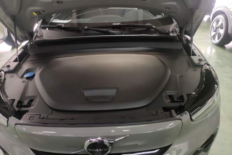 Used Volvo XC40 New Energy 2023 Long-Range Version Engine Bay