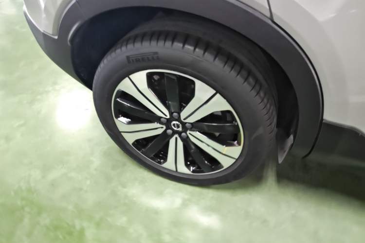 Used Volvo XC40 New Energy 2023 Long-Range Version Exterior 5