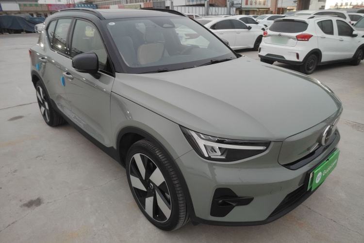 Used Volvo XC40 New Energy 2023 Four-Wheel-Drive High-Performance Version Front Right 45 Deg