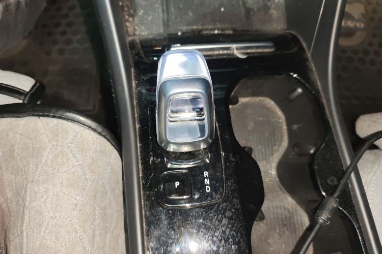 Used Volvo XC40 New Energy 2023 Four-Wheel-Drive High-Performance Version Gear Lever