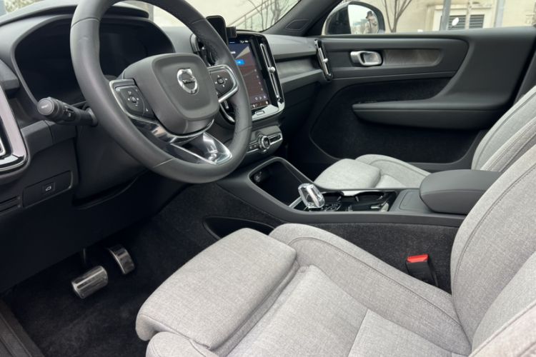 Used Volvo XC40 New Energy 2023 Four-Wheel-Drive High-Performance Version Interior 2