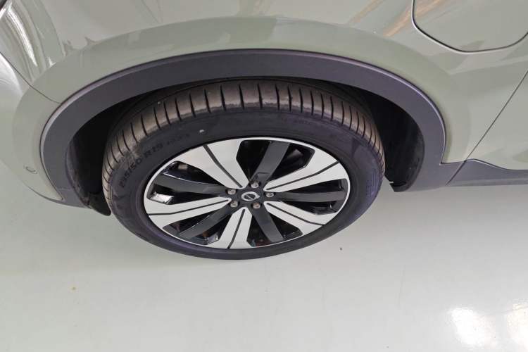 Used Volvo XC40 New Energy 2023 Long-Range PRO Version Left Front Wheel Hub