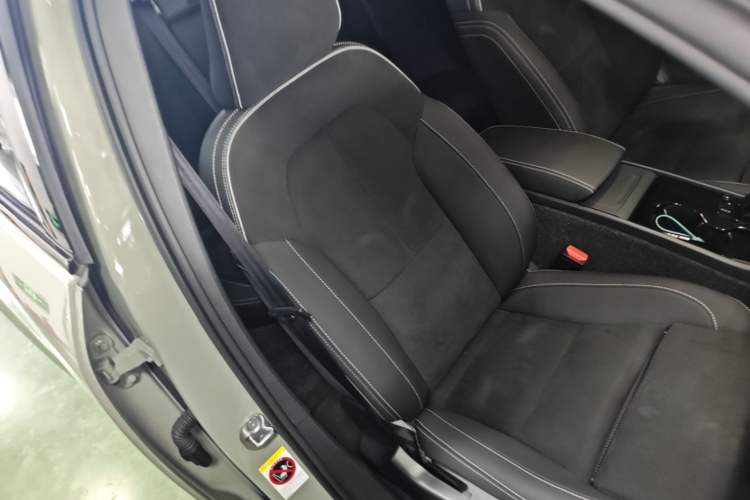 Used Volvo XC40 New Energy 2023 Long-Range Version Right Front Seat