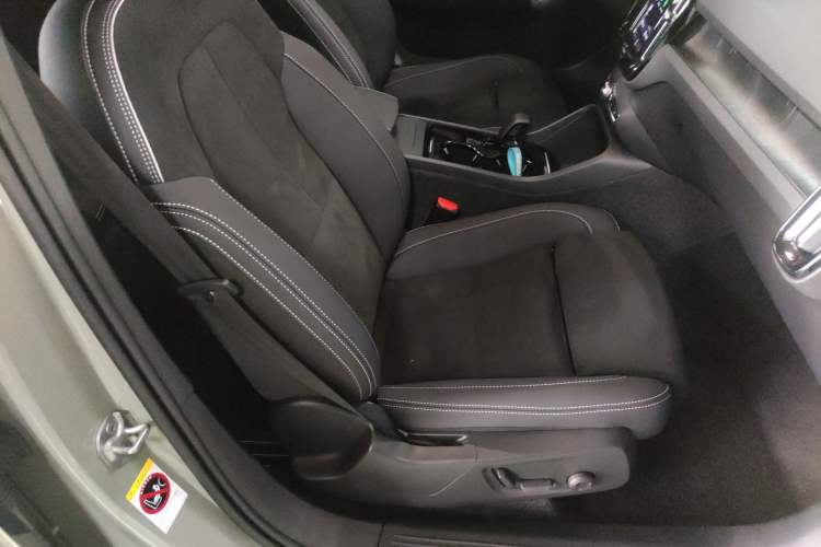 Used Volvo XC40 New Energy 2023 Long-Range Version Right Front Seat