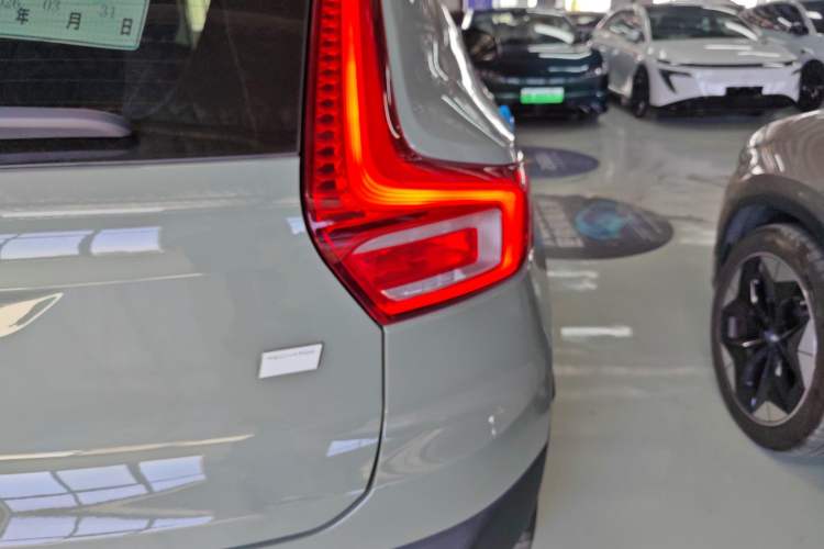 Used Volvo XC40 New Energy 2023 Long-Range PRO Version Right Rear Taillight