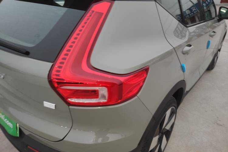 Used Volvo XC40 New Energy 2023 Four-Wheel-Drive High-Performance Version Right Rear Taillight