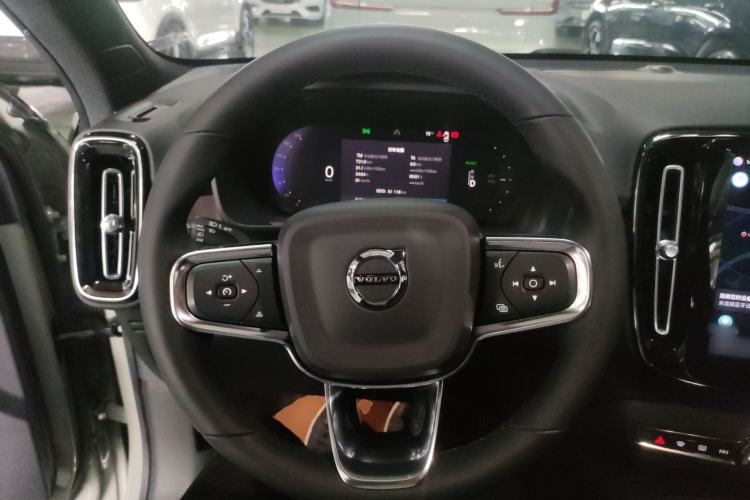 Used Volvo XC40 New Energy 2023 Long-Range Version Steering Wheel
