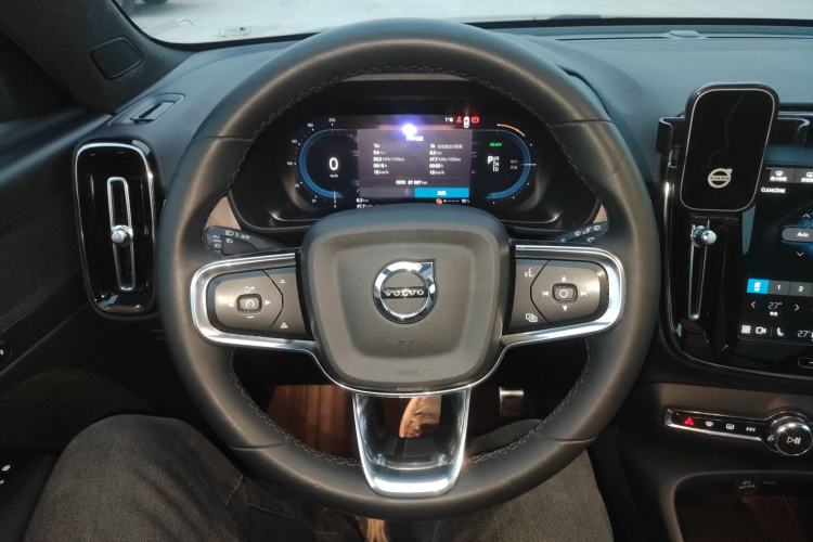 Used Volvo XC40 New Energy 2023 Four-Wheel-Drive High-Performance Version Steering Wheel
